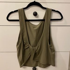 Lululemon top